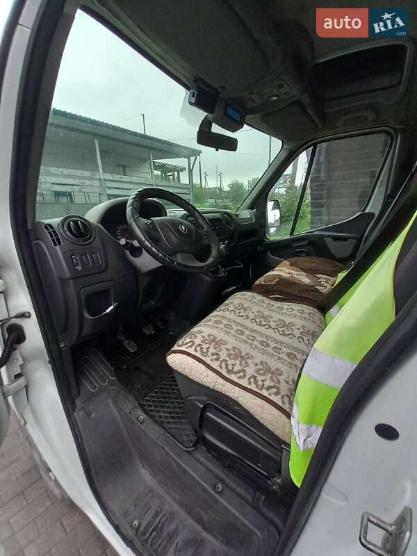 Грузовой фургон Renault Master 2013 в Городенке
