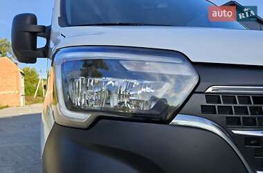 Грузовой фургон Renault Master 2022 в 
