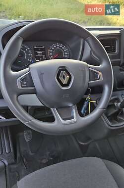 Грузовой фургон Renault Master 2022 в 