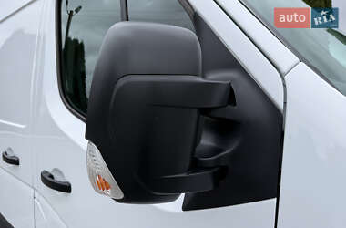 Грузовой фургон Renault Master 2022 в 