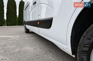 Грузовой фургон Renault Master 2022 в 