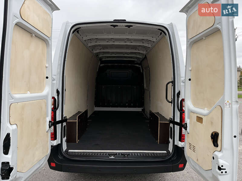 Грузовой фургон Renault Master 2022 в Дубно