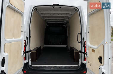 Грузовой фургон Renault Master 2022 в 