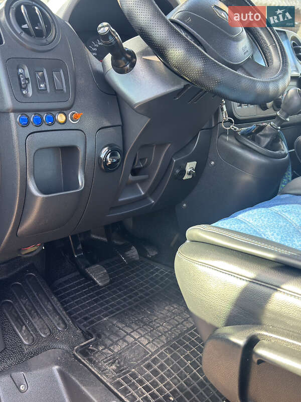 Микроавтобус Renault Master 2016 в Старой Выжевке
