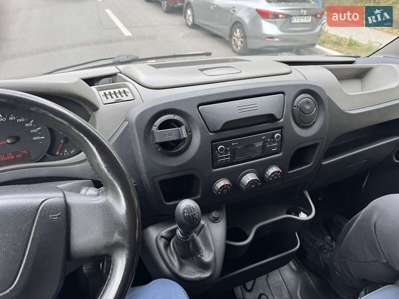 Вантажний фургон Renault Master 2012 в Києві