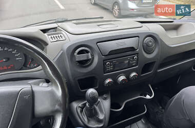 Грузовой фургон Renault Master 2012 в 
