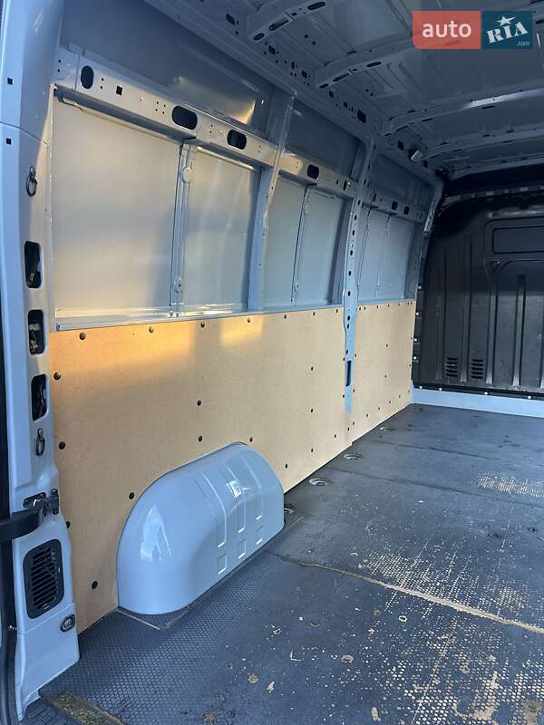 Вантажний фургон Renault Master 2020 в Ковелі