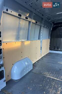Грузовой фургон Renault Master 2020 в 