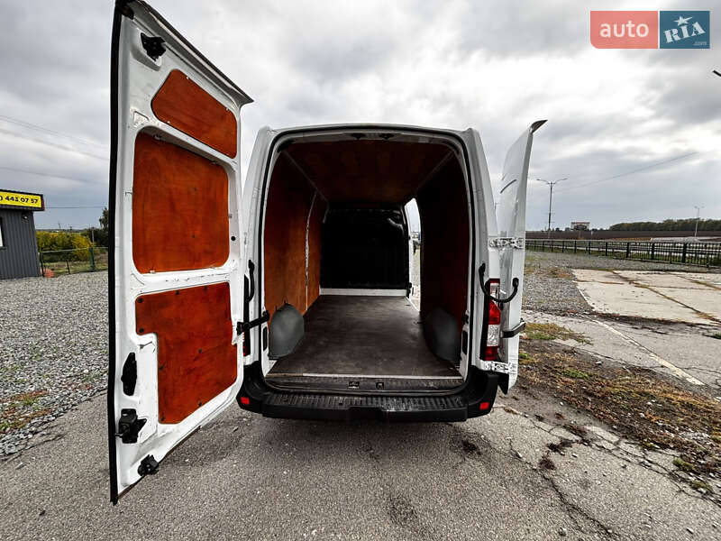 Грузовой фургон Renault Master 2016 в Умани