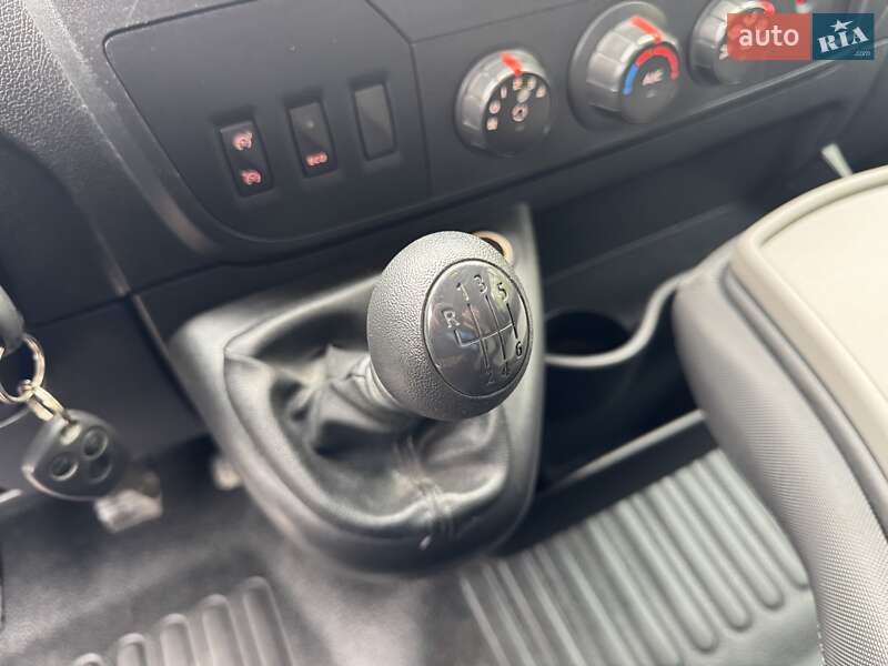 Грузовой фургон Renault Master 2017 в Дубно