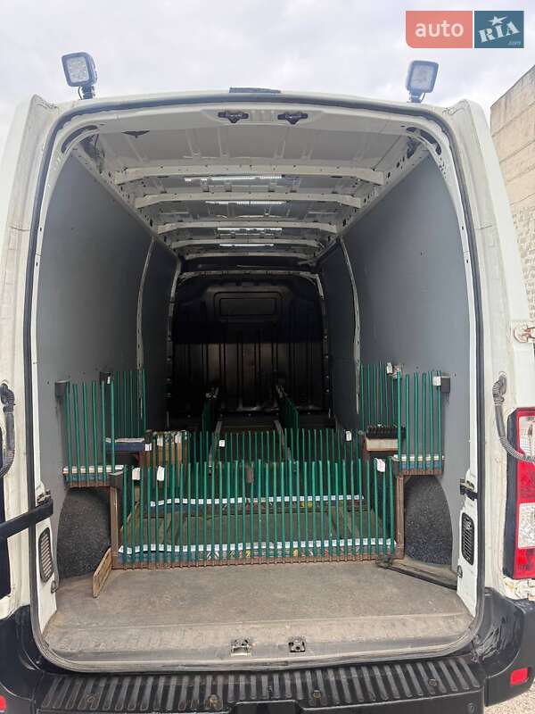 Грузовой фургон Renault Master 2017 в Киеве
