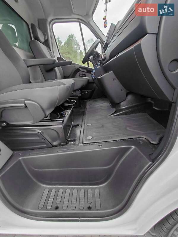 Тентованый Renault Master 2021 в Киеве