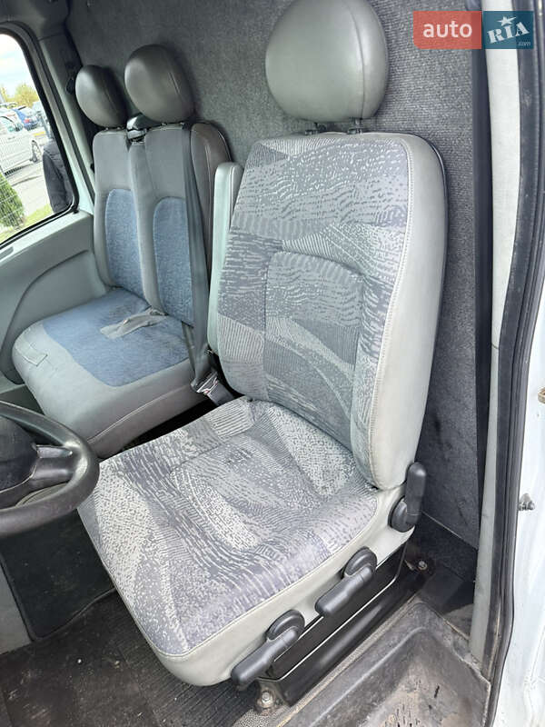 Вантажний фургон Renault Master 2004 в Івано-Франківську