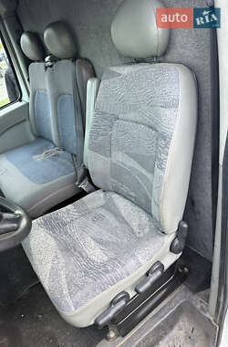 Грузовой фургон Renault Master 2004 в  фото 11 Грузовой фургон Renault Master 2004 в