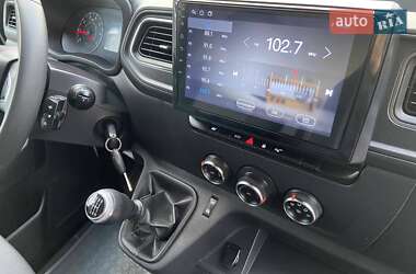 Грузовой фургон Renault Master 2022 в 
