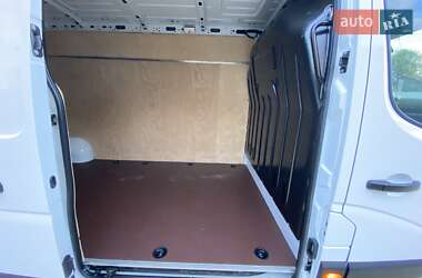 Грузовой фургон Renault Master 2022 в 
