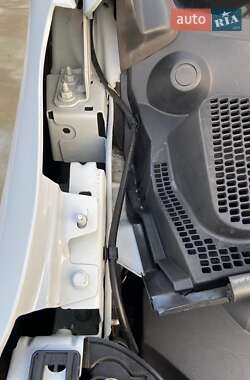 Грузовой фургон Renault Master 2022 в 