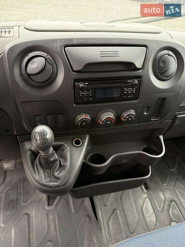Грузовой фургон Renault Master 2017 в Дрогобыче