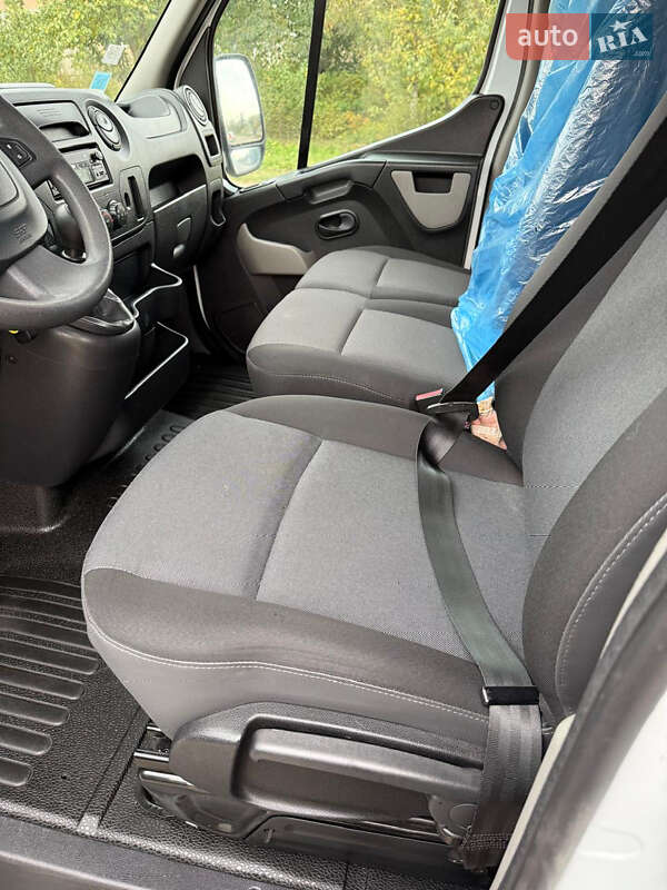 Вантажний фургон Renault Master 2018 в Дубні