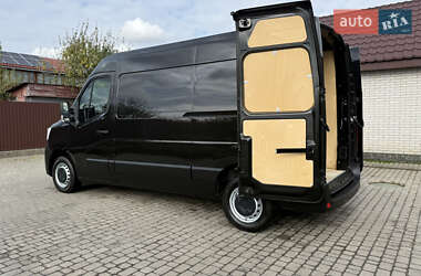 Вантажний фургон Renault Master 2022 в 