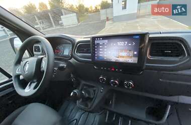 Грузовой фургон Renault Master 2023 в 