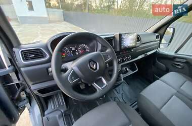 Грузовой фургон Renault Master 2023 в 