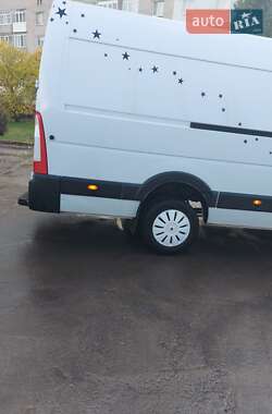 Грузовой фургон Renault Master 2012 в 