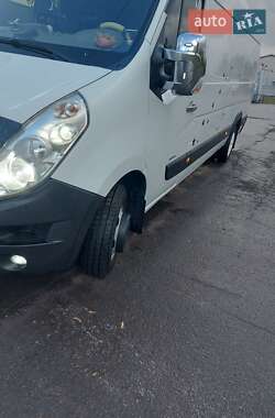 Грузовой фургон Renault Master 2012 в 
