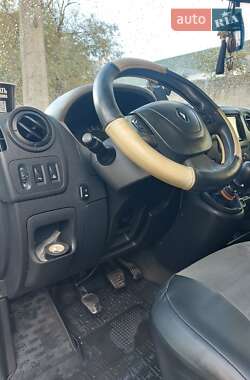 Грузовой фургон Renault Master 2012 в 