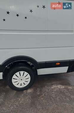 Грузовой фургон Renault Master 2012 в 