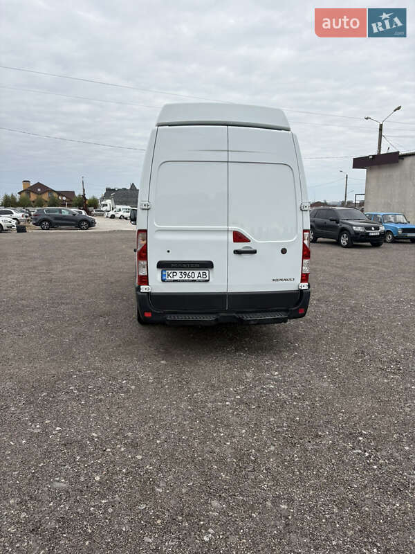 Вантажний фургон Renault Master 2016 в Запоріжжі