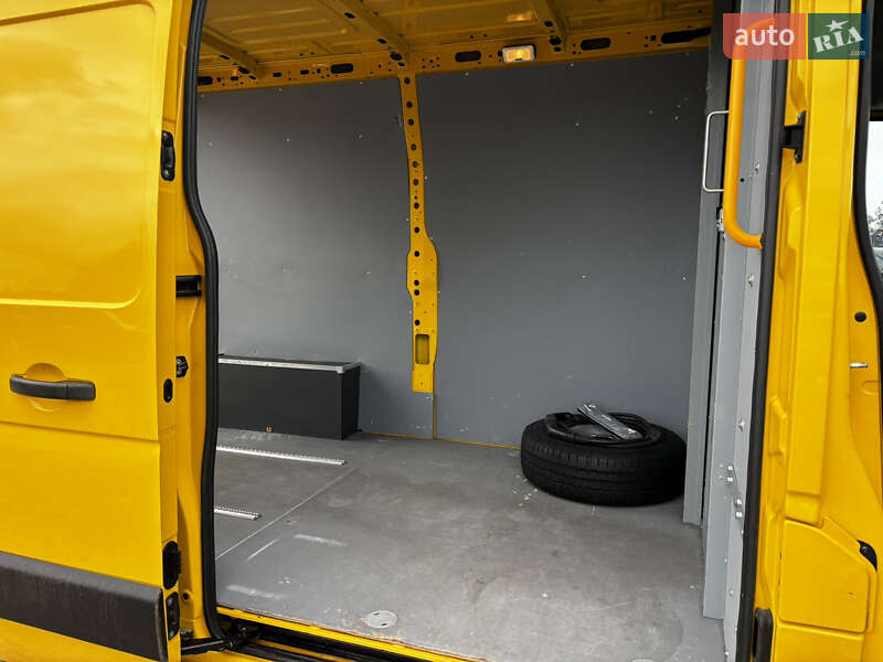 Грузовой фургон Renault Master 2020 в Львове