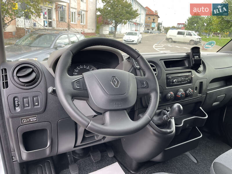 Грузовой фургон Renault Master 2015 в Радивилове