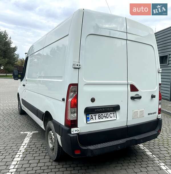 Вантажний фургон Renault Master 2016 в Івано-Франківську