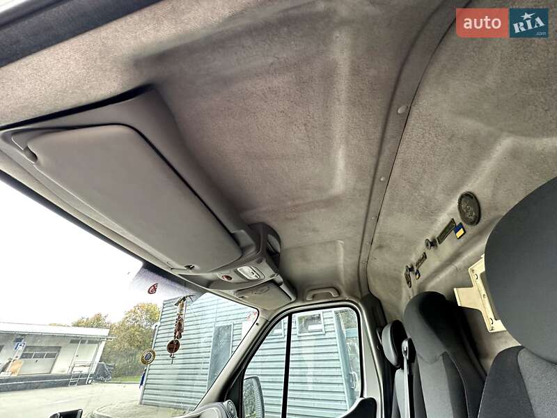 Вантажний фургон Renault Master 2016 в Івано-Франківську