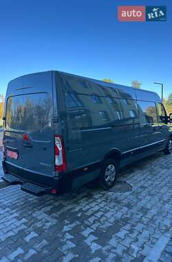 Грузовой фургон Renault Master 2023 в 
