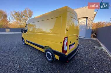 Грузовой фургон Renault Master 2022 в 