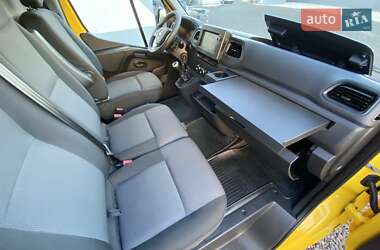 Грузовой фургон Renault Master 2022 в 