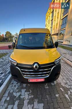 Грузовой фургон Renault Master 2022 в 
