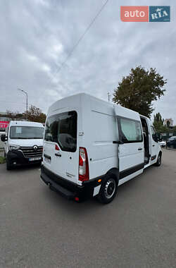 Грузопассажирский фургон Renault Master 2015 в 