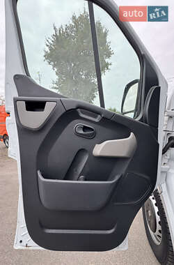 Грузопассажирский фургон Renault Master 2015 в 