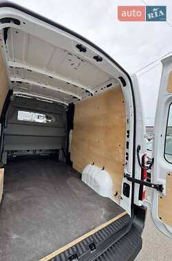 Грузопассажирский фургон Renault Master 2015 в 