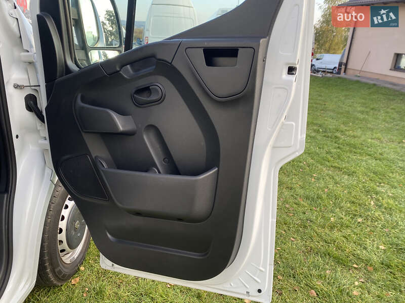 Грузовой фургон Renault Master 2018 в Дубно