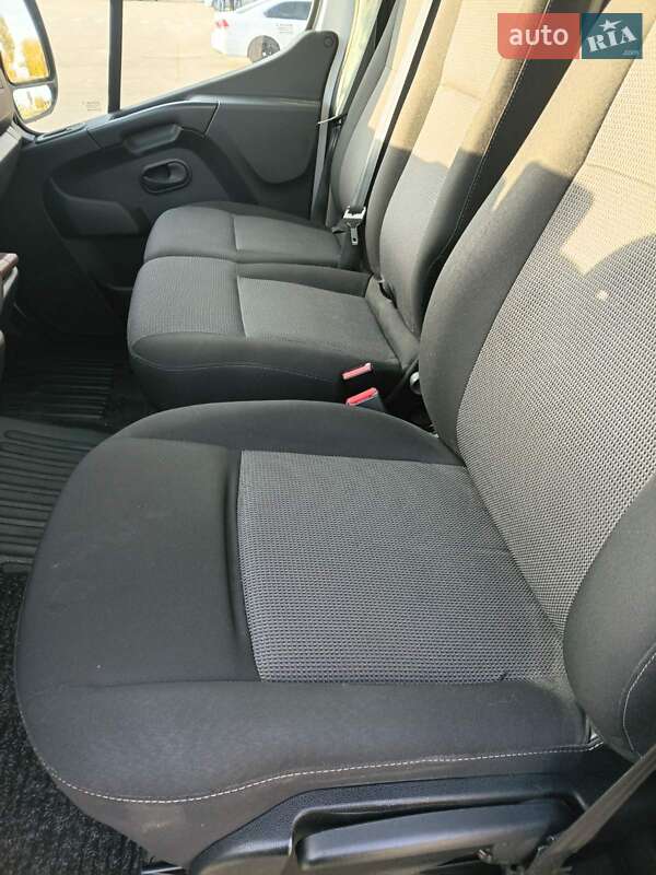 Вантажний фургон Renault Master 2020 в Запоріжжі