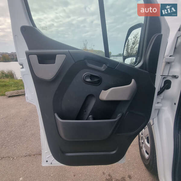 Мікроавтобус вантажний (до 3,5т) Renault Master 2018 в Бердичеві