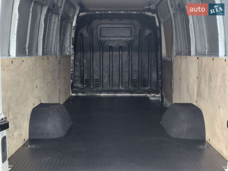 Грузовой фургон Renault Master 2015 в Желтых Водах