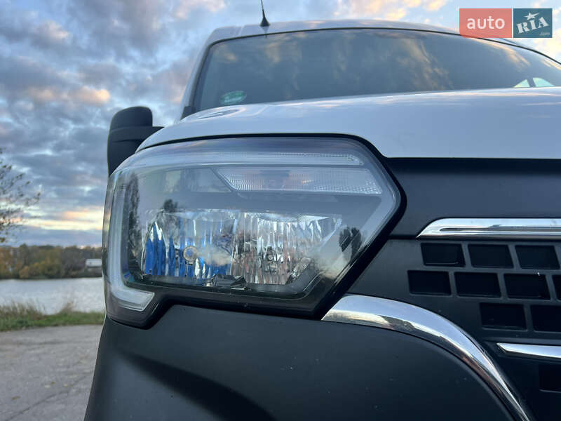 Мікроавтобус вантажний (до 3,5т) Renault Master 2022 в Бердичеві