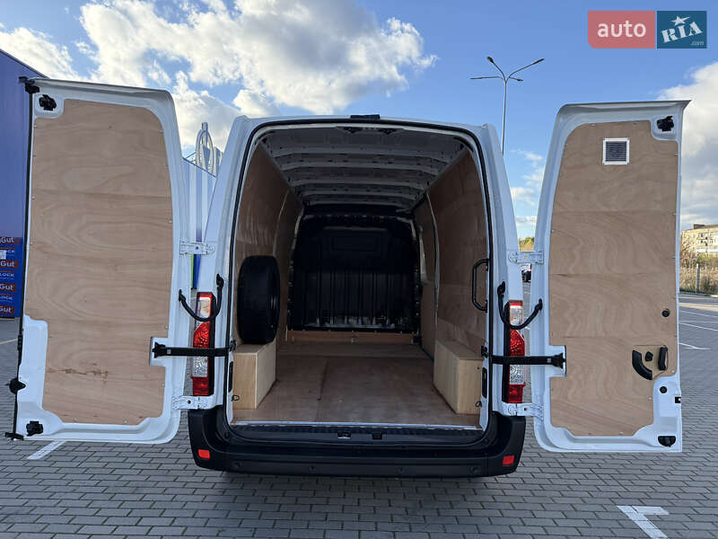 Грузовой фургон Renault Master 2023 в Дубно