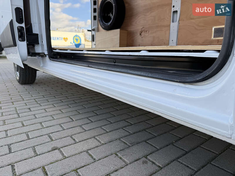 Грузовой фургон Renault Master 2023 в Дубно