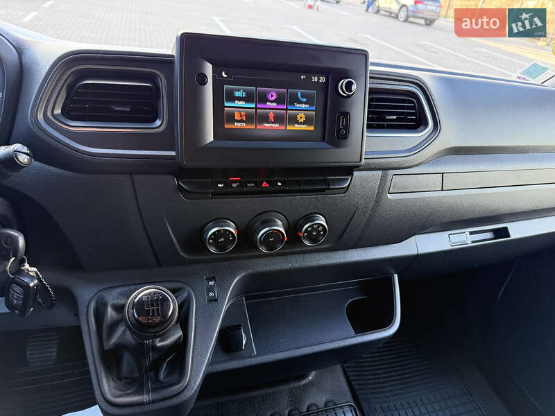 Грузовой фургон Renault Master 2023 в Дубно